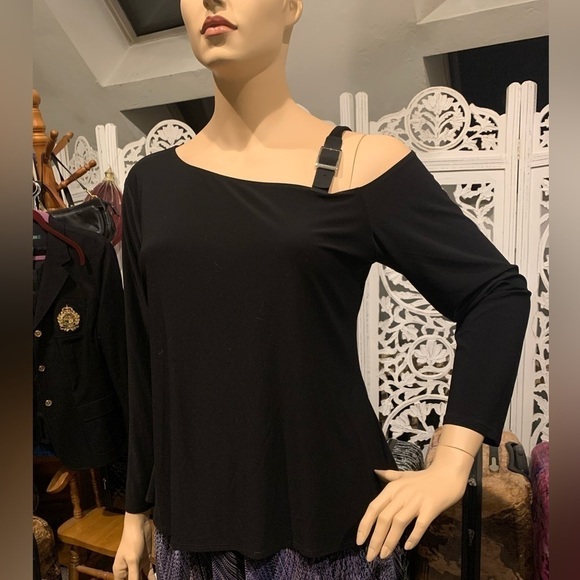 Igigi Slinky Black Top Plus 3X Single Strap Buckle Cold Shoulder Long Sleeve NWT - Picture 7 of 11